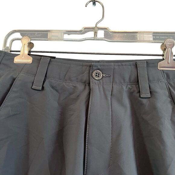 NWT! Under armour grey lightweight shorts. Size 30 - Picture 2 of 10